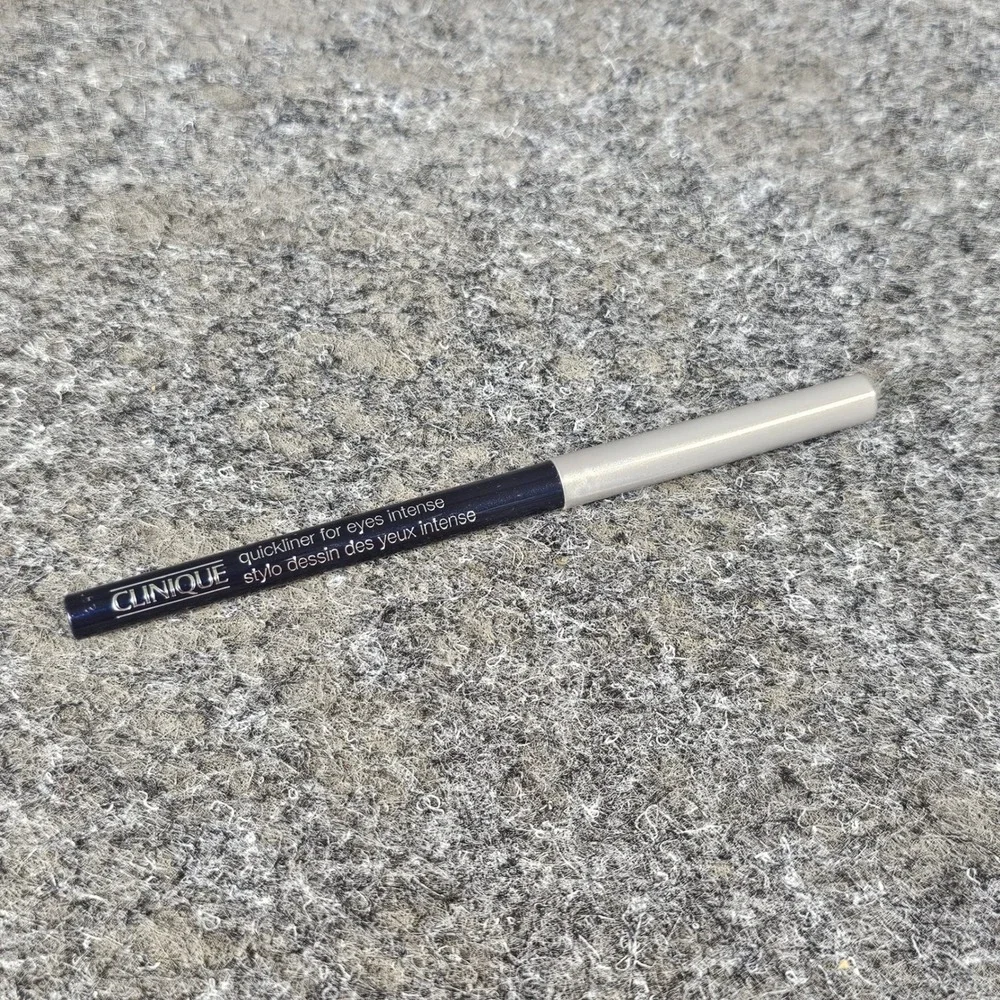 Clinique Quickliner for Eyes Intense Eyeliner Pencil, 01 Intense Black, NEW